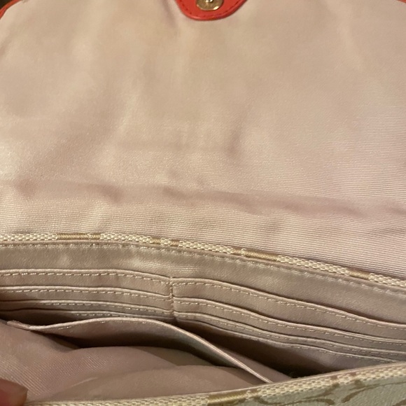 Coach Tote Purse - Picture 6 of 8